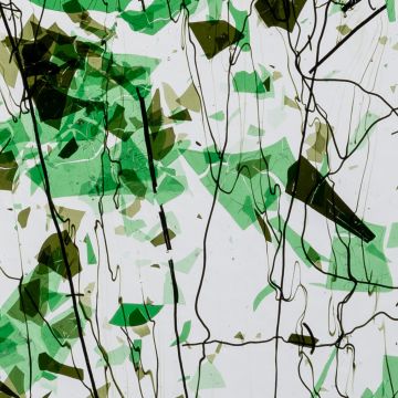 4325-00 Clear with green confetti